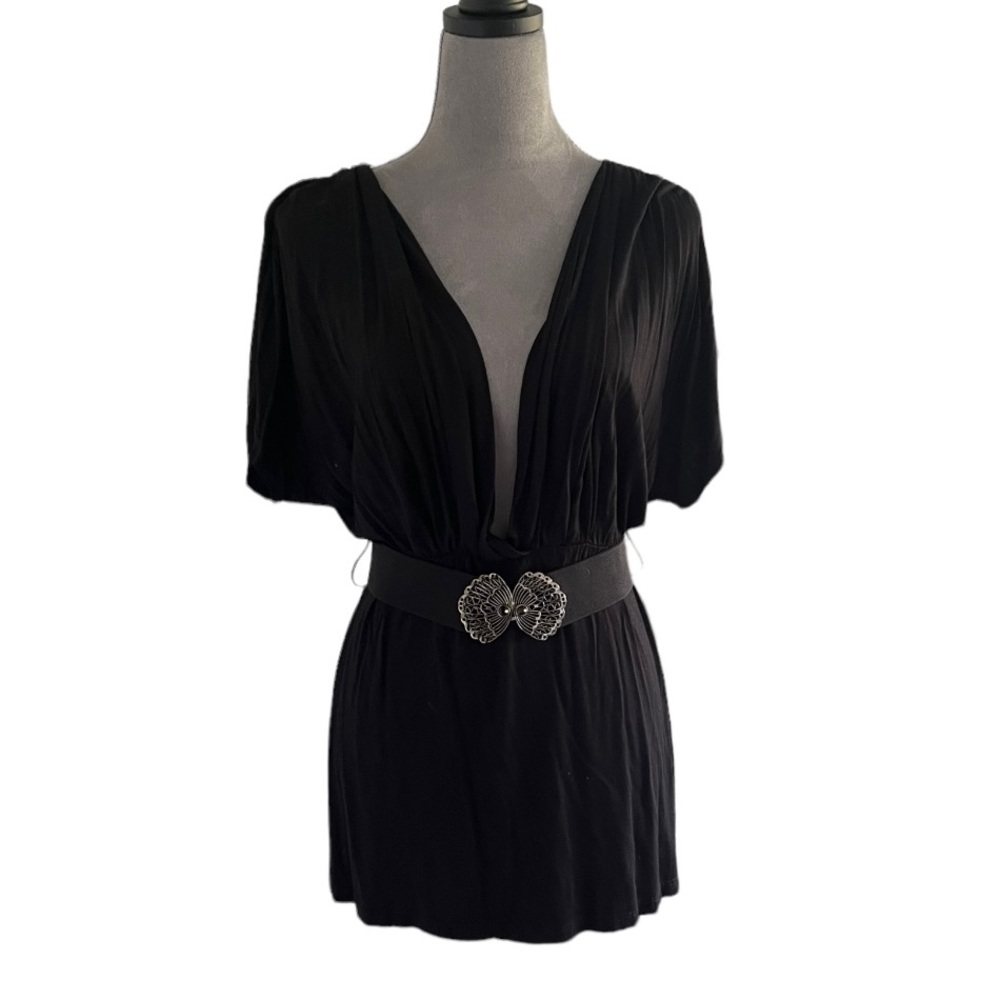 Equipe black plunge neck tunic with belt. Size S